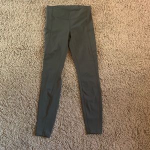 Size 6 Lululemon leggings color olive green.